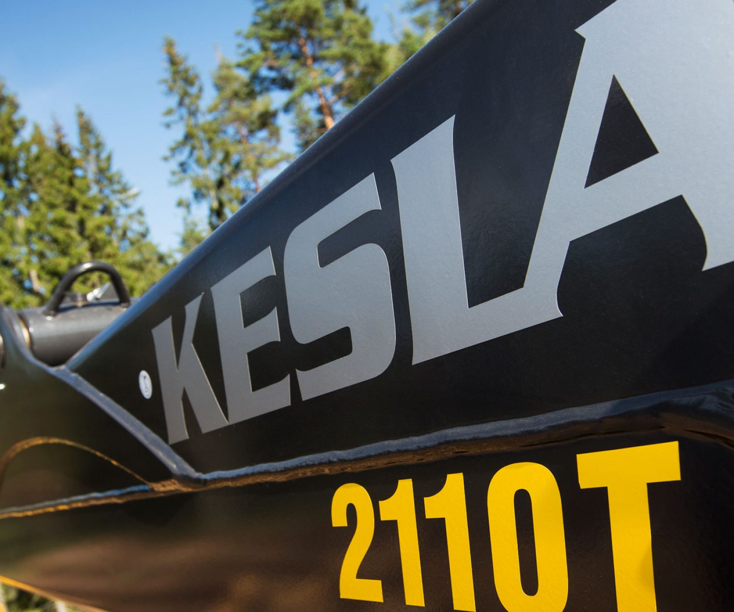 Kesla slider 1 web