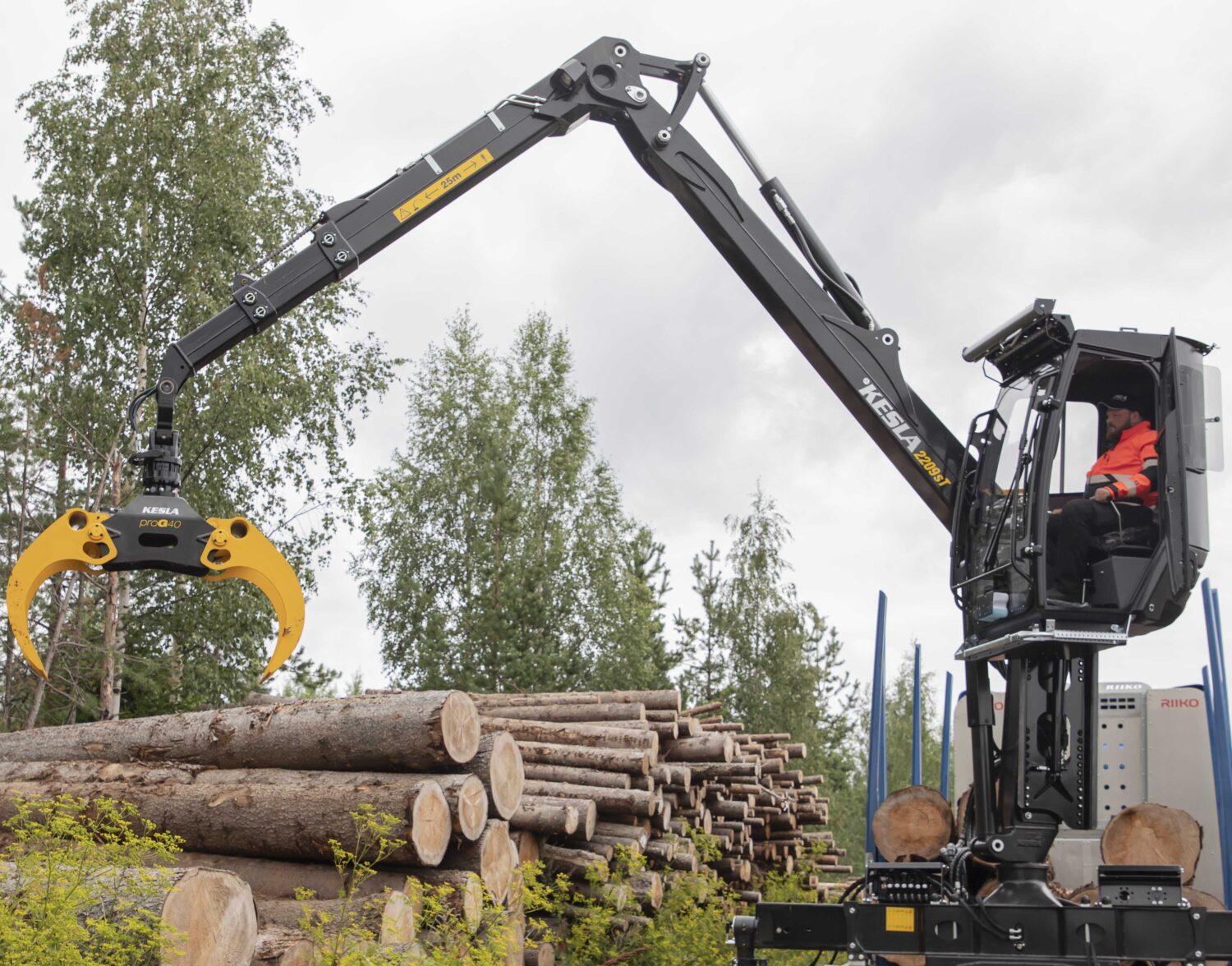 KESLA 2209sT with Vision STD cabin | 